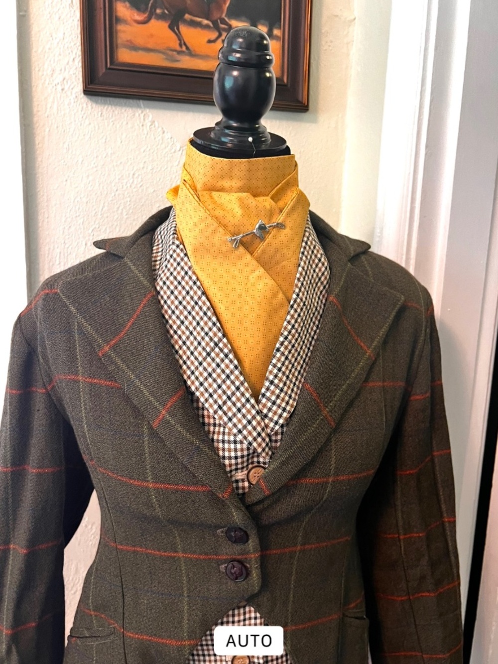 Yellow stock tie